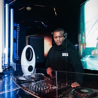 Open Format DJ | Bookings: 0820694598 | Management: @aaronledwaba