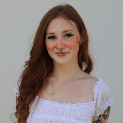 natural redhead girl nextdoor with a fat butt and a camera 🎥 i post my movie here ➡️ only https://t.co/r12XTqC5CN