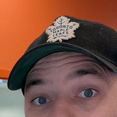 Wine Pro who loves the Western Bulldogs and the Toronto Maple Leafs.