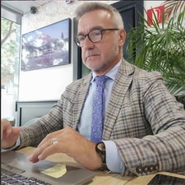 📈 Stock market enthusiast | Helping you invest smarter | Breaking down trends, tech & trading strategies | DM for stock tips & insights | 🚀 Let’s build wealt