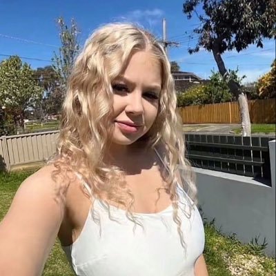 selenarodri32's profile picture. hey fans my new website