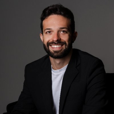  Engineering Manager at Apple via Avenue Code. 🎧 Host do @CodigosCarreira. 👨🏻 Proud dad. JavaScript • React • Next.js • Front-End • Engineering Management