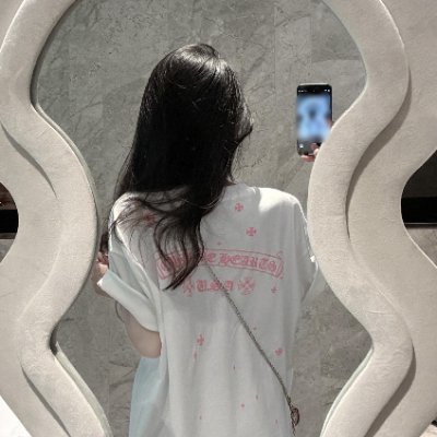 Zoye__69's profile picture. Coffee in one hand, confidence in another.☕😋