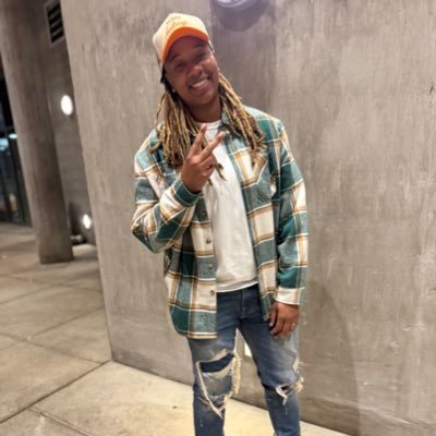 WatchMyyShoes's profile picture. 𝘙𝘰𝘯 🔥 🏠 615 📍Snap:👻 @𝘚𝘩𝘢𝘳𝘰𝘯𝘥𝘢𝘉 IG:📸 @𝘞𝘢𝘵𝘤𝘩𝘔𝘺𝘺𝘚𝘩𝘰𝘦𝘴 🏁💪🏾