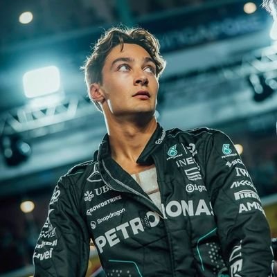 Me gusta el fútbol, la política, Louis y f1
(de Racing y peronista✌️)