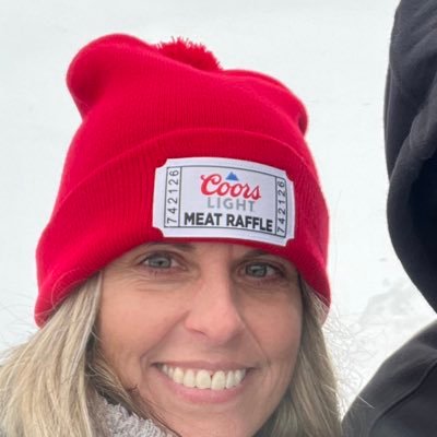 Boy mom who loves America 🇺🇸 MAGA! 🇺🇸 Big Hockey Fan 🏒