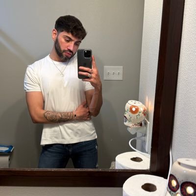 gervrdoxcv's profile picture. 