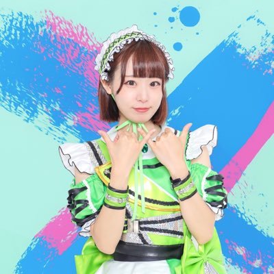 ꒰๑ @mofrucrossinfo ๑꒱ 新メンバー 🎀ミントグリーン担当 元メイド✧アイドルときゅうりと猫がだいすき ⸝⸝♡泣き虫、甘やかされたい👼🏻💕︎︎趣味はカメラとお散歩 #ゆあにきゅんきゅん #ゆあのカメラロール