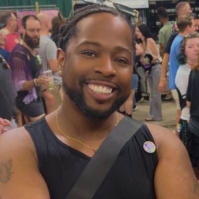 ✌🏿 👨🏾🎨 Artist 🖌️🎨specializing in illustration and the human figure. Mostly NSFW (🍆🍑 🔞😉) & the results are 🔥🧨❤️🔥🔥!! Taking Requests via DM