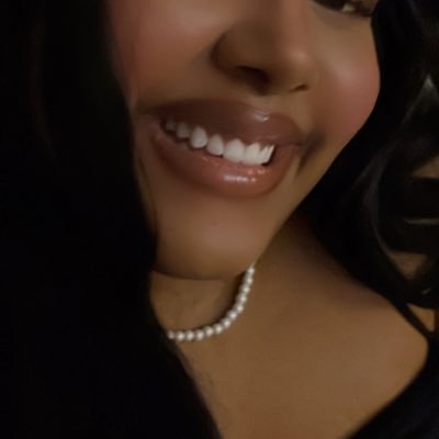 velvetcaviiiar's profile picture. 