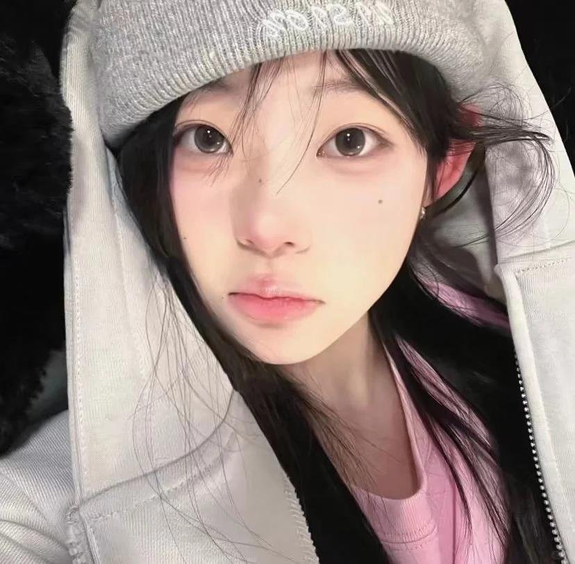 はじめまして。 生涯のパートナーとなる、大人で落ち着いた男性と出会いたいです。 私は旅行、本、スポーツ、音楽が好きです。 年齢も見た目も気にしない。 私と知り合いになりたい方はLINEに追加してください