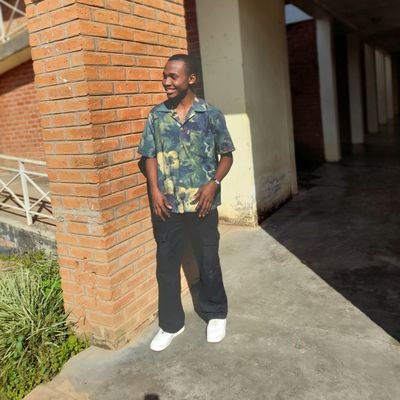 mthusanie10052's profile picture. Hustler by default 🐐