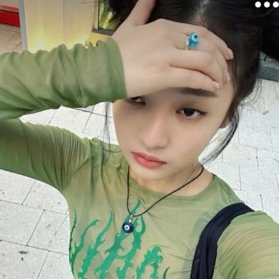 she/her | choo/achoome/froglord | enhæspa luvr | fic writer | occasionally 🔞 minors dni pls:)