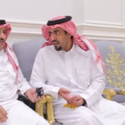 بكالوريس ادارة اعمال،، كـــن راقي بحــوارك .. لتجذب النــاس بجـــوارك