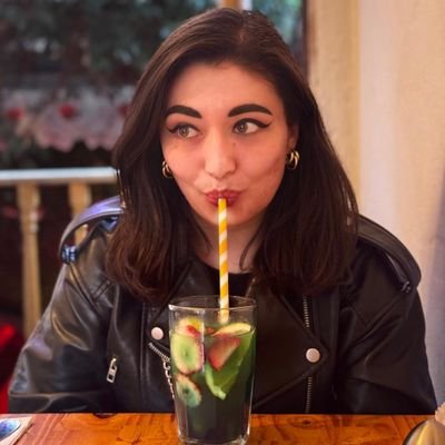 En este perfil no vamos a superar que vi a Paul McCartney y canté las canciones de The Beatles. Ah, y vi a Arctic Monkeys 💜