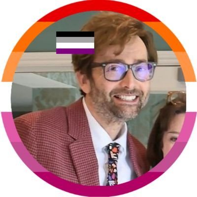 She/Her
•Helloo :D
•Posts new David Tennant content
•Artist 🖌️
•All my socials are the same username •happily married to @sinnedverybigly 💍🧡