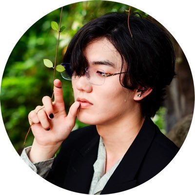 Mutsukisnote's profile picture. Product 23, Department of Design, Osaka University of Arts. 18th graduate of Konan Zokei High School. gentle. 大阪芸大デザイン学科プロダクト23 港南造形高18期卒 優しい。