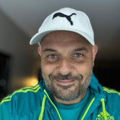 مسلم مصري 🇪🇬اهلاوي 🦅 مقيم في امريكا 🇺🇸انسان ربنا كارمه آخر كرم و مديله اكتر من ما يستحق بكتير الف حمد و شكر لك يا رب