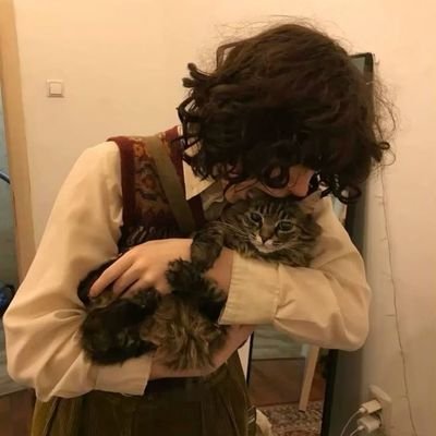 طفولة مبكرة | رئيسة لجنة الإلقاء بنادي @kkueduedu | إداري علاقات عامة في @bashoshteam | مسعف أول في @mediasrca | أنا الشمس ما ضرني غروب 🪻