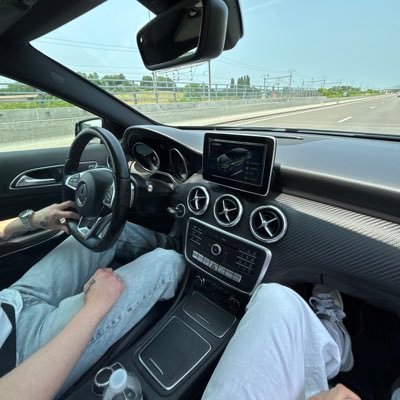 KataKyrio28018's profile picture. 