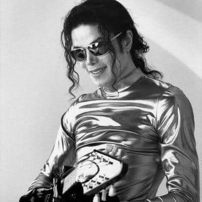 Michael Jackson/
Linkin park/
BTS/
Rihanna/
Ricky Martin/
Queen
(مولتی و سولو استن فالو نکنه)
Daily: https://t.co/FOBzDodZR2