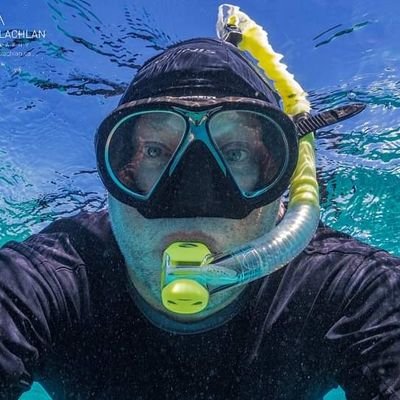 Pro nature photographer, author, and workshop leader in Ontario, Canada with a passion for wildlife photography and landscape photography http://www.andrewmclac