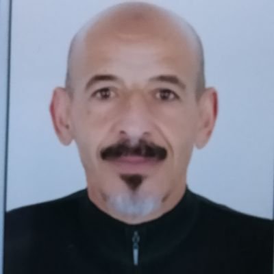 وقف الخلق ينظرون جميعا كيف أبني قواعد المجد وحدي
وبناة الأهرام في سالف الدهر كفوني الكلام عند التحدي
أنــــــــا تاج العلاء في مفرق الشرق