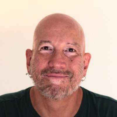 Software developer loving web, social networks, android, web api, hiking, and inline skating