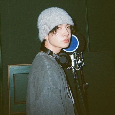 syfqyena's profile picture. Kadang mampir nyoba belajar koding lagi, seringnya bucinin Heeseung