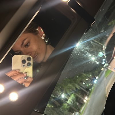 Mcastilloreed's profile picture. Built like a doll, think like a queen 👑🎀