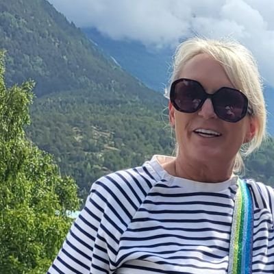 🦊🐷🐮🐈🌿DNA is 🏴 🇮🇪 🏴 🇳🇴 🇪🇪 ❤️ my family 🏴🏳️🌈 Woman. Widow. Mother. Nana.💖 @cardiffcityfc