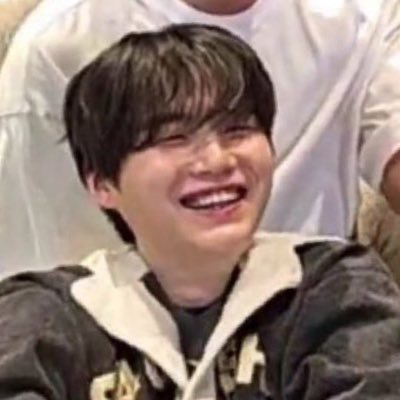 fan account for BTS/ 7/🌈🐱쪼끔더아껴요💜너희들이 노래하는 모든 시간동안 항상 함께할게 YOUNG FOREVER✨ *ૂ❛ัᴗ❛ั*ૂ