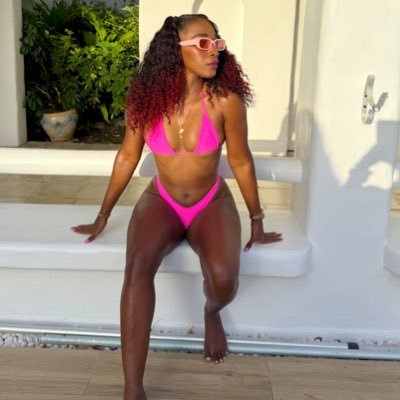 danzrc88's profile picture. I love swimsuits and cookies 🍪👙