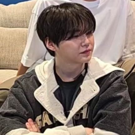 fiel creyente y devota de Yoongi bottom, Yoongi omega, Yoongi preñado.