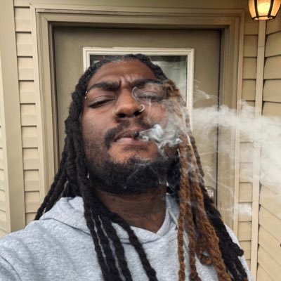 @zaummies back up | just making content | DMs for buying content | https://t.co/V45DzsnBDG