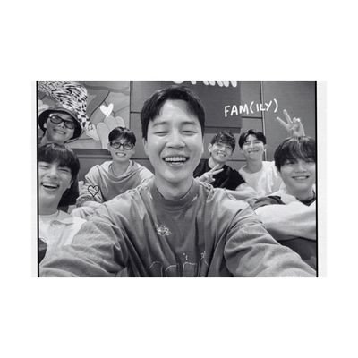 You won't b alone, always I'll b ur side, we will b ok🦋🦋 @BTS_twt 5x Grammy nominees ||fan account||
🗿BU: @igotujams | she/her²⁷ | OT⁷