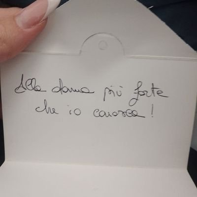 Sono nata all'orizzonte tra il cielo e il mare. In terra passeggio solo perché non so volare!