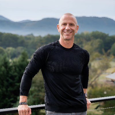 Board-certified orthopedic surgeon turned longevity expert. Helping you reverse osteoporosis, optimize hormones & extend your healthspan—naturally.
