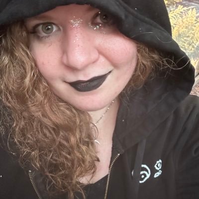🫧screaming at the sunshine, singing in the rain🫧(she/her)🫧🖤🩶🤍💜🫧president of black cats🫧🐈⬛🐈⬛🐈⬛🫧
