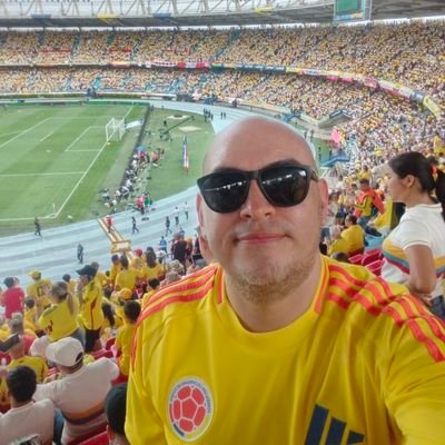 Amante de los deportes y loco por el fútbol. El ESFUERZO no se NEGOCIA (Simeone). @ElViejoWilton