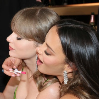 Taylor Swift-Cardi B. Red/TTPD/IOP Spreading love and kindness. Anti bullying activist. gaylors/maylors/Joe widows dni. Anti chappell roan. Catholic Swiftie.
