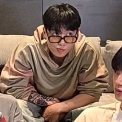 𝖣𝗈𝗇'𝗍 𝗆𝖺𝗄𝖾 𝗆𝖾 𝗌𝖺𝖽, 𝖽𝗈𝗇'𝗍 𝗆𝖺𝗄𝖾 𝗆𝖾 𝖼𝗋𝗒. ✿ ꙳ 🫧 ( 𝖻𝗈𝗋𝗇 𝗍𝗈 𝖽𝗂𝖾 ) ✮ ela/dela