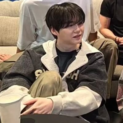 BTS popperš
OT7 for life š
š»
21
she/her