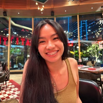 keeshiabrie's profile picture. smiling through it all