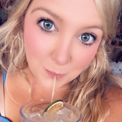 Dog Mama 🐾 Venmo: @Hanna-Ealey 🙏🏻SPED Teacher! 💕👩🏼🏫 https://t.co/fszm5HmgWs