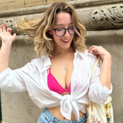 Bratty Hotwife Goddess 💋💸 Content creator https://t.co/ZsBT14wnO6 @switchy_bunnie MDNI