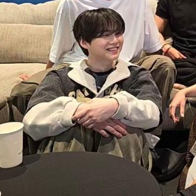||maaf kalau brisik 🙇♀️||
cuma banyakan retweet aja
BTS 💜 IU 💛 Badminton Lovers 💚
suka kucing 😿