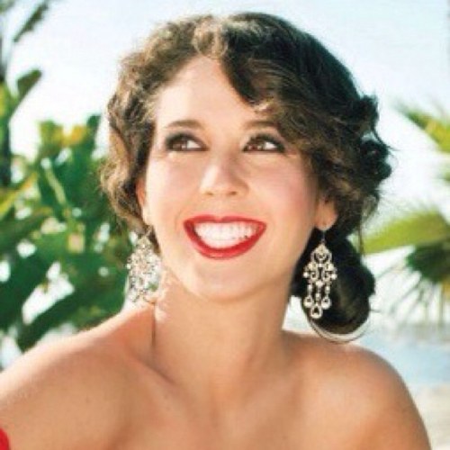 Giovanna Acha Lindsey