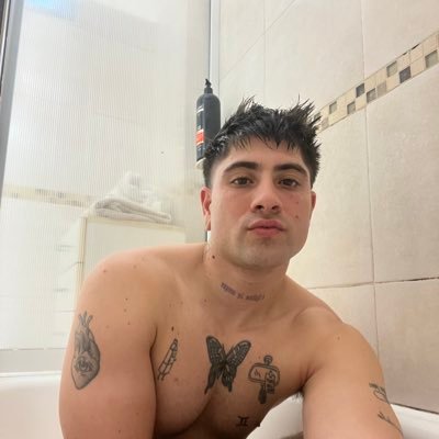 hey 👋, I'll wait for you on my exclusive page! Uncut 💦@Alan_loopezokk main account!