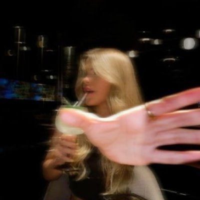 MoMoshimoshi's profile picture. Spreading smiles like they’re going out of style.